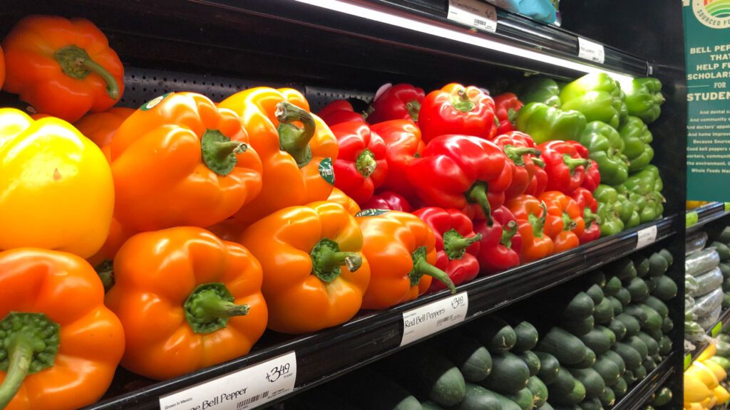 IPR Fresh, Nogales, Arizona, dice que los pimientos morrones son uno de sus productos estrella y que tendrán un suministro constante desde Sinaloa hasta finales de junio.