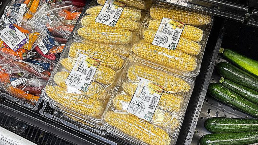 The popularity of tray-pack sweet corn continues to increase, and consumers are willing to pay more for the husks to be removed.