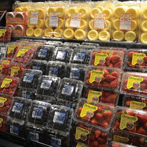 selling berries with shortbread shells