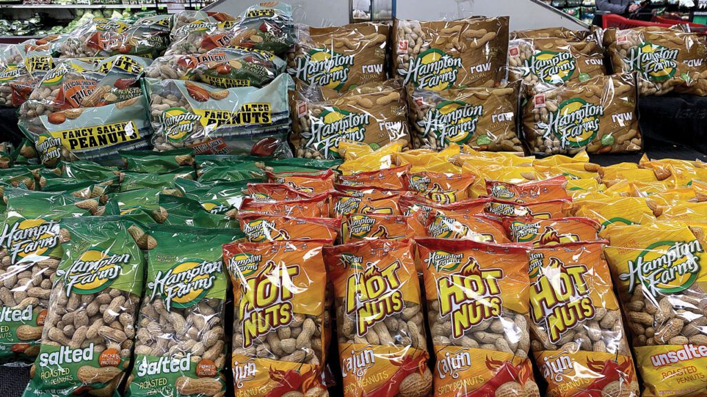 As the leading roaster of in-shell peanuts, Hampton Farms offers bulk salted and unsalted raw shelled. The 2-pound bag of roasted Hampton Farms in-shell peanuts is a favorite for sporting events.