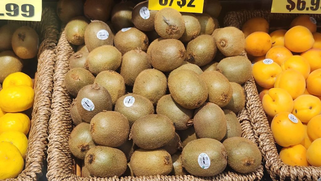 Packaged kiwifruit is now outselling bulk, due to convenience and quality perception.