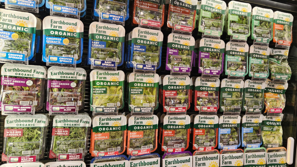 Organic salad consumers demand packaging that is environmentally friendly, and companies are responding. Earthbound Farm, Salinas, CA, recently introduced fiber-based trays for organic salad blends and kits that reduce plastic by more than 88%. PRODUCE BUSINESS/AIMEE TENZEK PHOTOOrganic salad consumers demand packaging that is environmentally friendly, and companies are responding. Earthbound Farm, Salinas, CA, recently introduced fiber-based trays for organic salad blends and kits that reduce plastic by more than 88%. PRODUCE BUSINESS/AIMEE TENZEK PHOTOOrganic salad consumers demand packaging that is environmentally friendly, and companies are responding. Earthbound Farm, Salinas, CA, recently introduced fiber-based trays for organic salad blends and kits that reduce plastic by more than 88%.