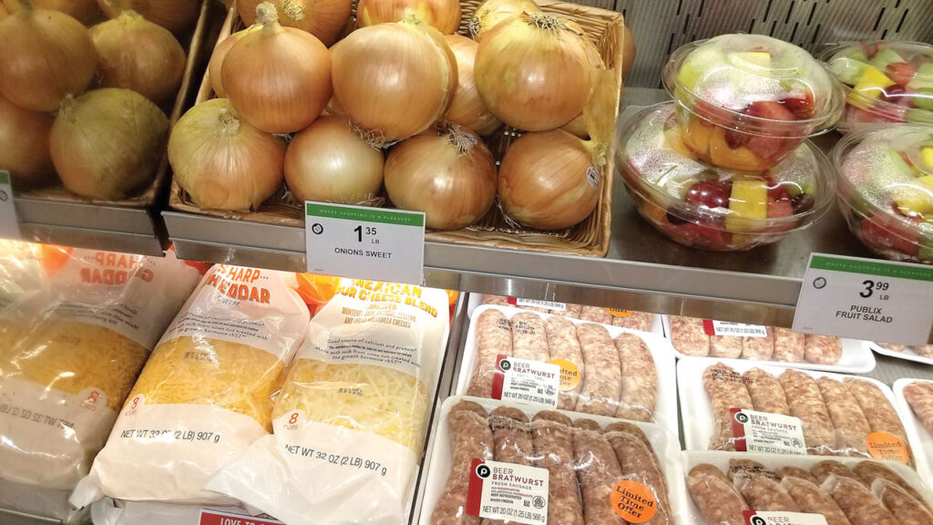 Peruvian sweet onions pair naturally with many ingredients, making them ideal for cross-merchandising with produce, deli and meat. Their mild, sweet flavor enhances everything from burgers and salads to stir-fries, dips and caramelized dishes.